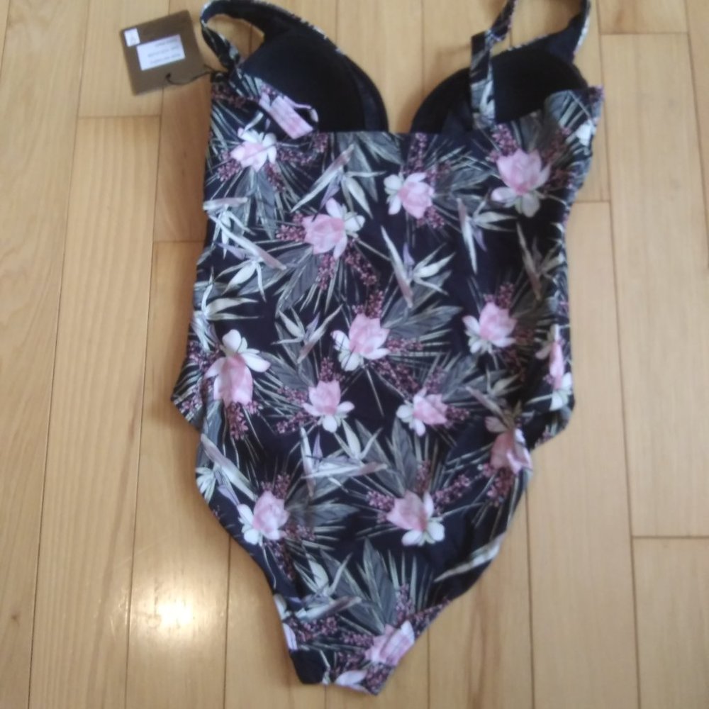 New Niptuck one piece bathing suit  floral size 6 - Picture 2 of 14